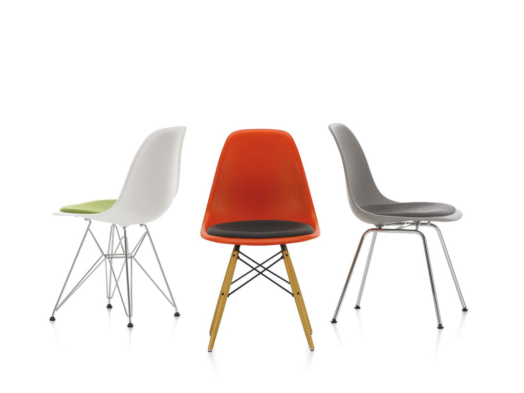 Eames Plastic Chair: Create your own design icon and get a free Vitra tote bag